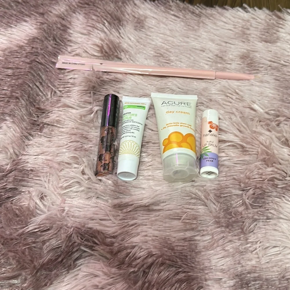 Makeup bundle Brand New Items